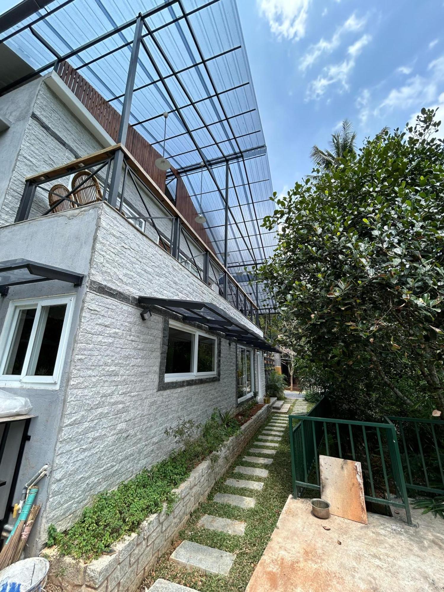 Kv By Halcyon Traveltech Apartman Anachal Kültér fotó