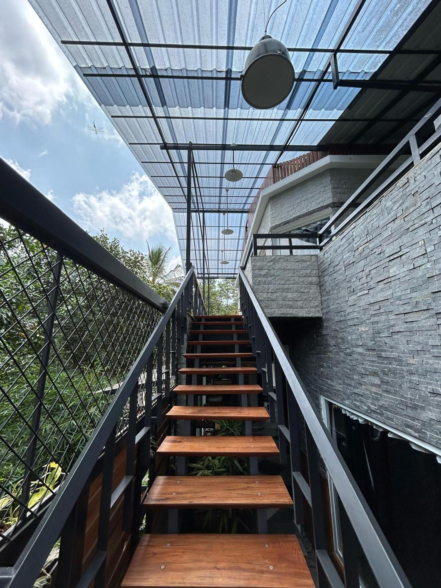 Kv By Halcyon Traveltech Apartman Anachal Kültér fotó