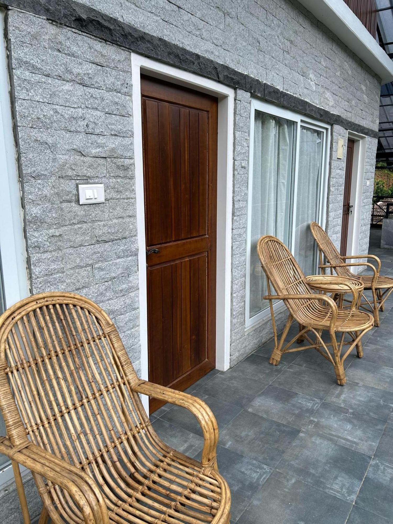 Kv By Halcyon Traveltech Apartman Anachal Kültér fotó