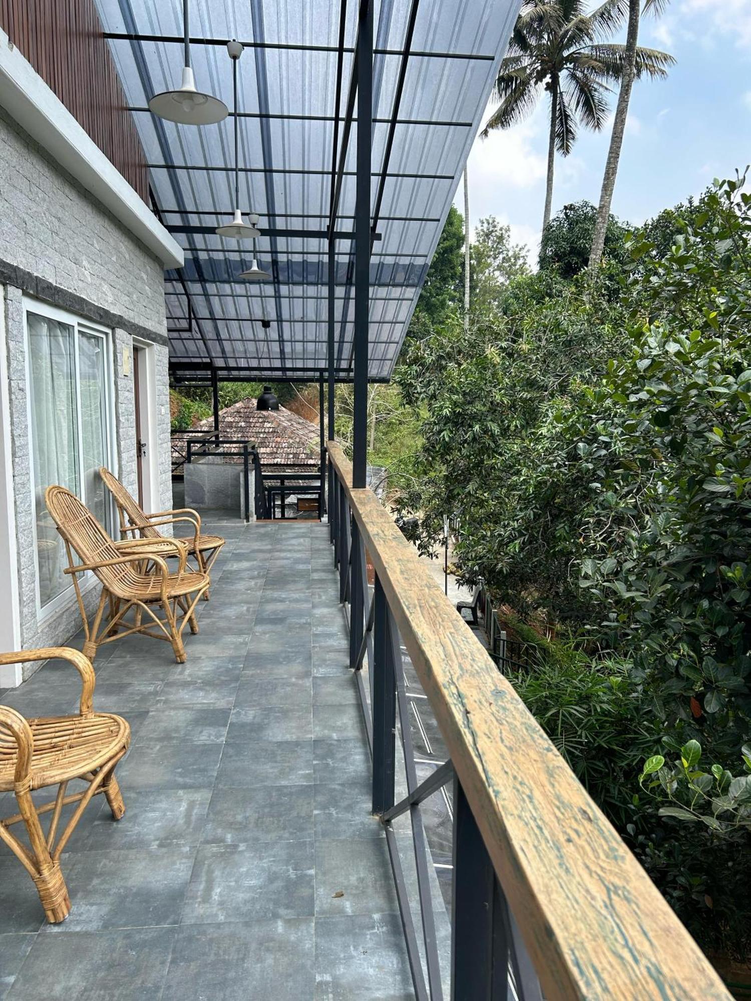Kv By Halcyon Traveltech Apartman Anachal Kültér fotó